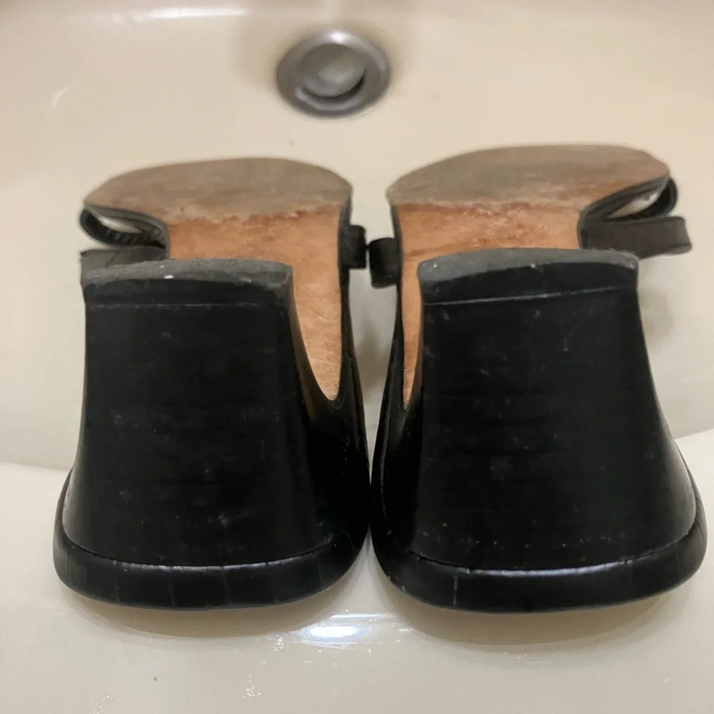 Brighton black crocs sandal, size 7 1/2 - Picture 5 of 7